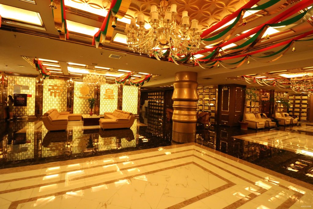 2009年500特警雷霆出擊，一夜蕩平新東泰，亞洲第一嗨場從此終結 